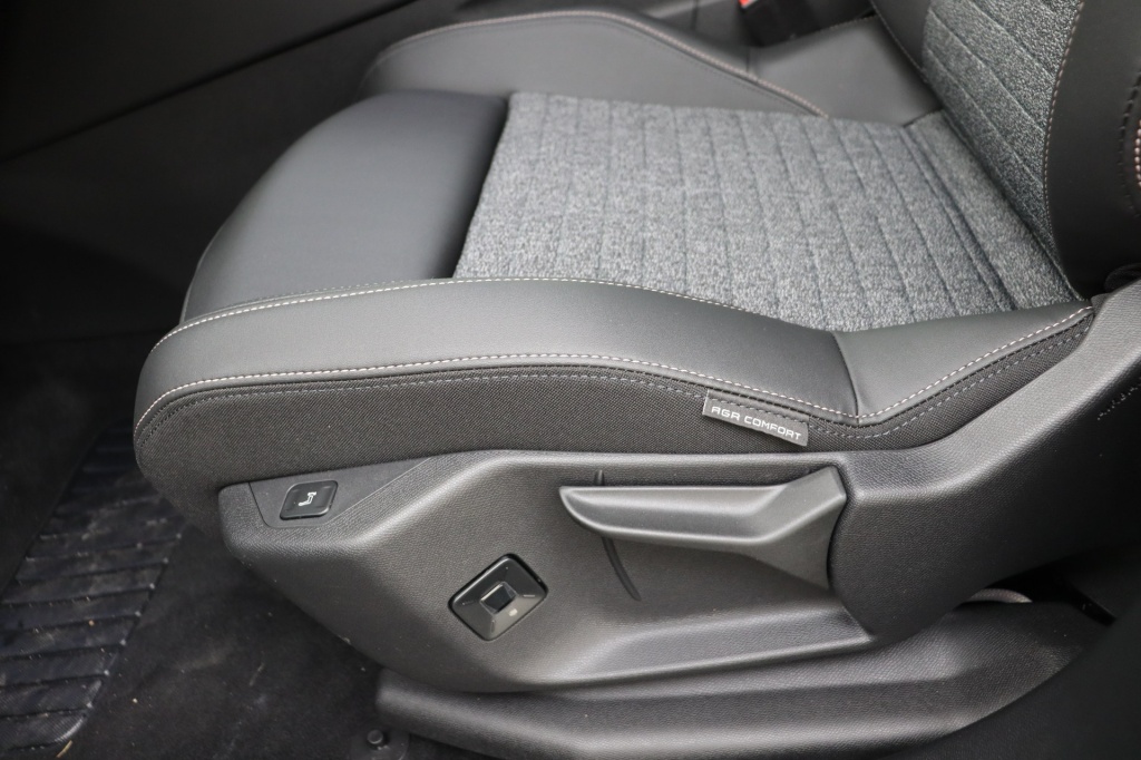 PEUGEOT 5008 Allure Hybrid 145 e-DCS6 - ref: 7-56716 - Photo 14