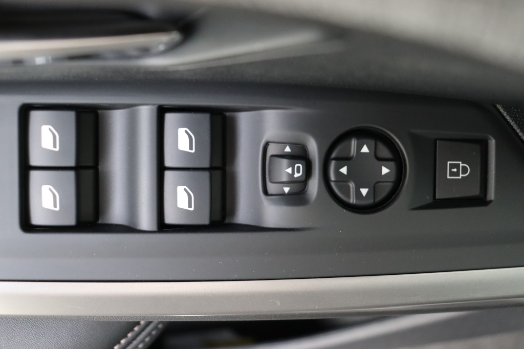 PEUGEOT 5008 Allure Hybrid 145 e-DCS6 - ref: 7-56716 - Photo 18