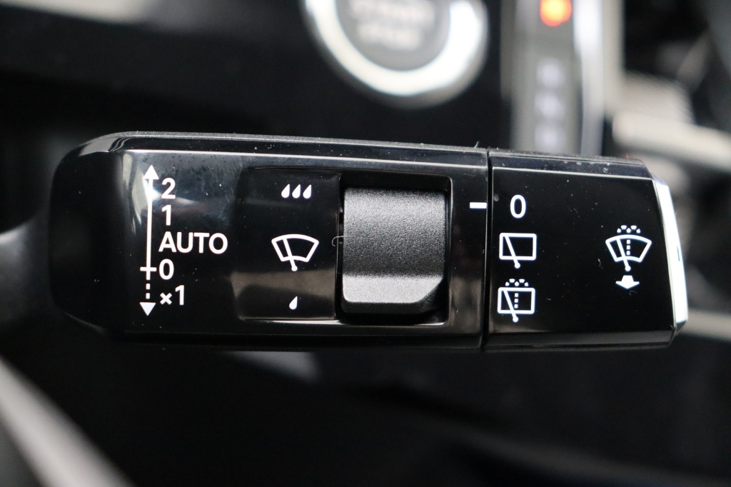 PEUGEOT 5008 Allure Hybrid 145 e-DCS6 - ref: 7-56716 - Photo 20