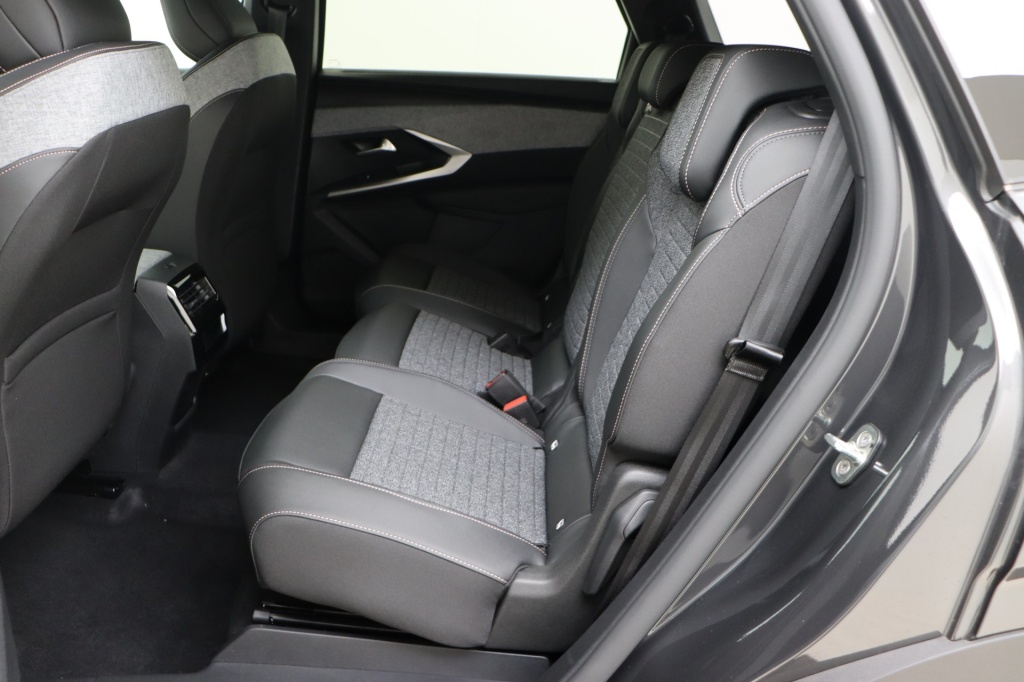 PEUGEOT 5008 Allure Hybrid 145 e-DCS6 - ref: 7-56723 - Photo 14