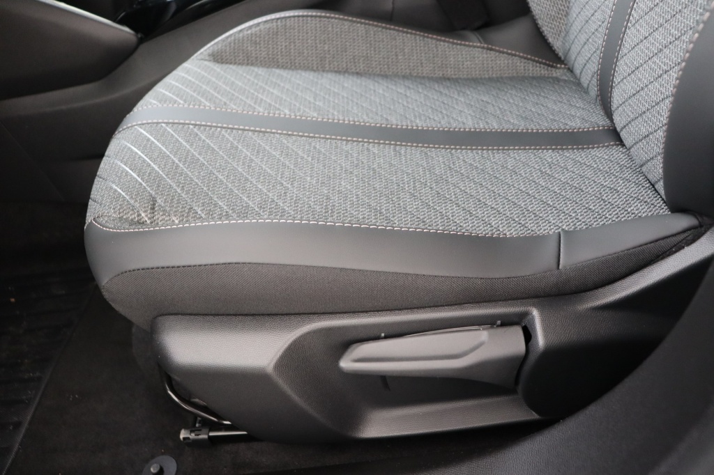 PEUGEOT 2008 Allure Hybrid 145 hp e-DSC6 - ref: 7-56882 - Photo 14