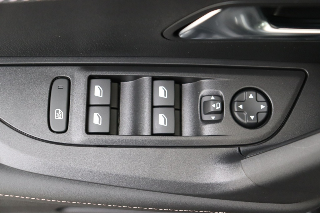 PEUGEOT 2008 Allure Hybrid 145 hp e-DSC6 - ref: 7-56900 - Photo 14