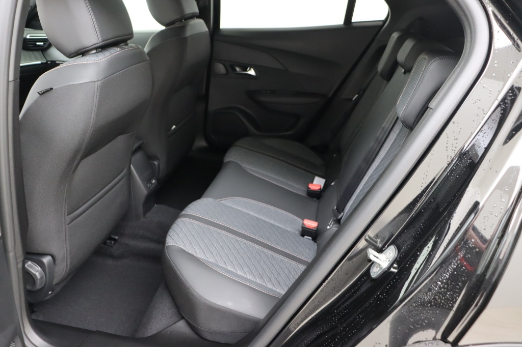 PEUGEOT 2008 Allure Hybrid 145 hp e-DSC6 - ref: 7-56910 - Photo 16