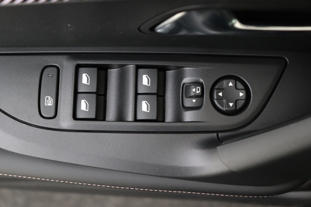 PEUGEOT 2008 Allure Hybrid 145 hp e-DSC6 - ref: 7-56917 - Photo 14