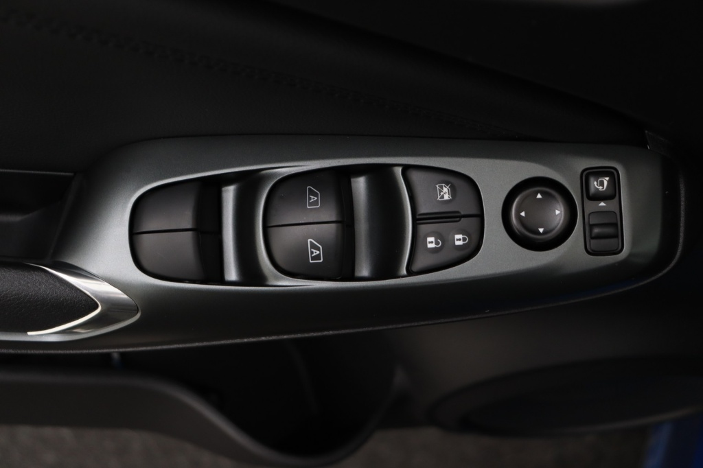 NISSAN Juke N-Connecta 1.6 Hybrid 143 hp AT 2WD - ref: 7-56970 - Photo 17