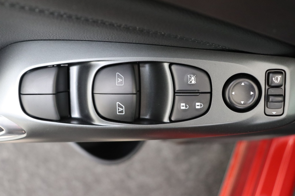 NISSAN Juke N-Connecta 1.6 Hybrid 143 hp AT 2WD - ref: 7-56980 - Photo 17