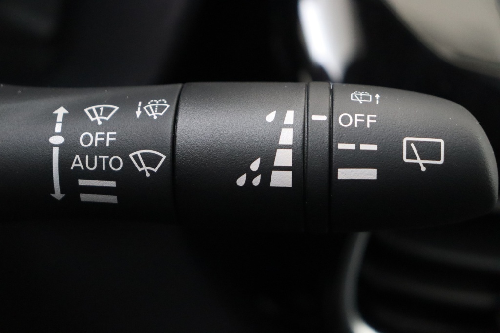 NISSAN Juke Tekna 1.6 Hybrid 143 hp AT 2WD - ref: 7-56982 - Photo 19