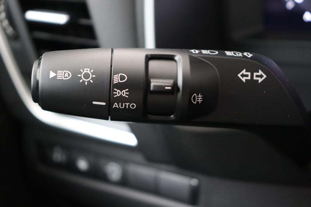 NISSAN Qashqai N-Connecta 158HP X-Tronic - ref: 7-57107 - Photo 18