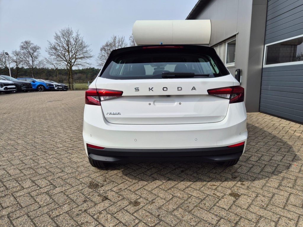 SKODA Fabia 1.0 Gasoline 95hp - ref: 7-57170 - Photo 4