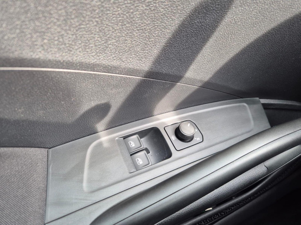 SKODA Fabia 1.0 Gasoline 95hp - ref: 7-57171 - Photo 13