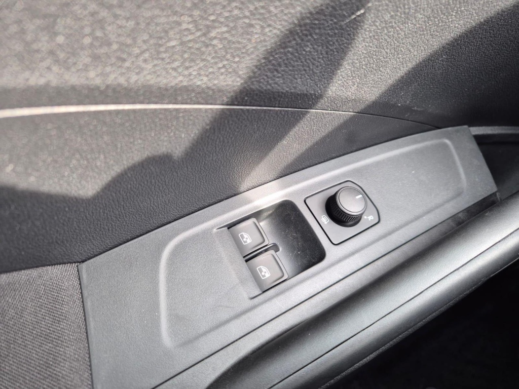 SKODA Fabia 1.0 Gasoline 95hp - ref: 7-57172 - Photo 13