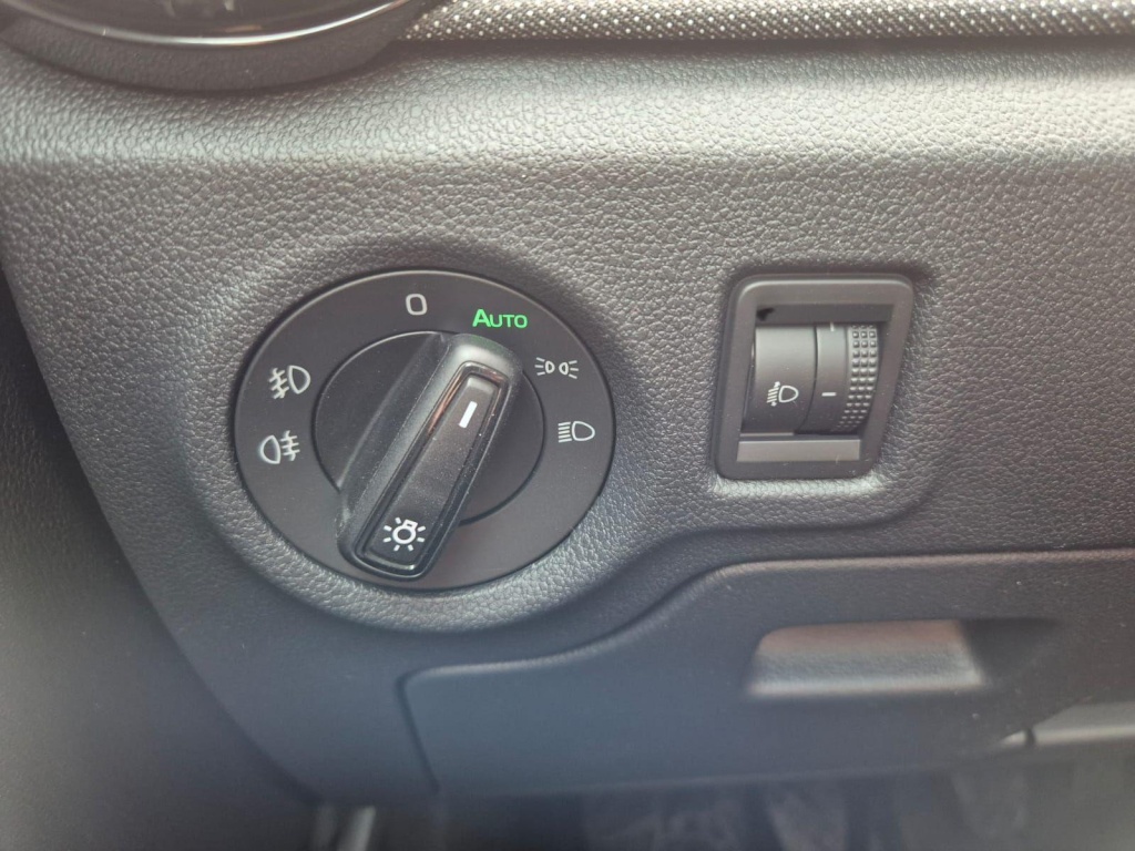 SKODA Fabia 1.0 Gasoline 95hp - ref: 7-57172 - Photo 14