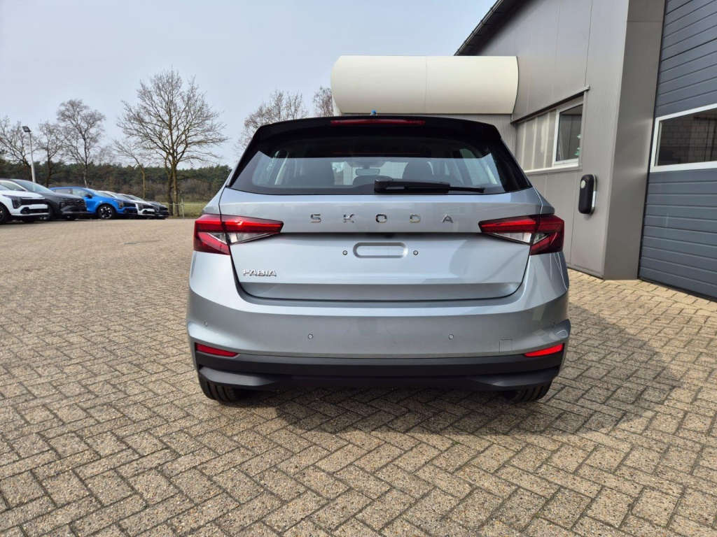 SKODA Fabia 1.0 Gasoline 95hp - ref: 7-57172 - Photo 4