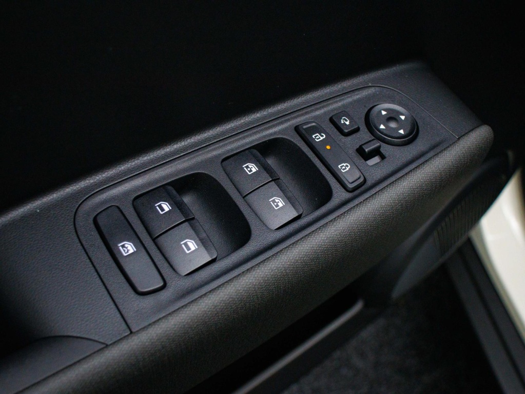 HYUNDAI Inster Style 49 kWh Electric - ref: 7-57282 - Photo 8