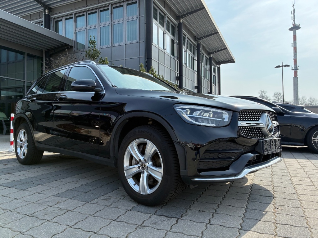 MERCEDES GLC AMG-Line 300 4Matic - ref: 7-57517 - Photo 1