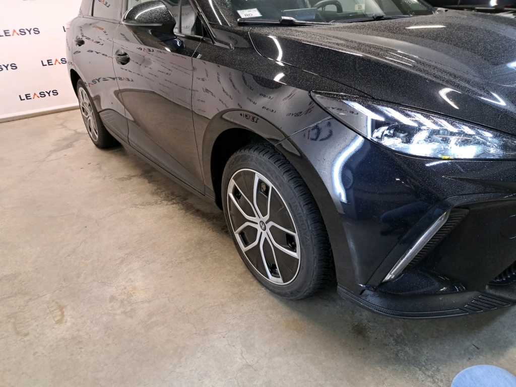 MG MG4 Trophy Ext Range 77 kWh 245 hp - ref: 7-59486 - Photo 17