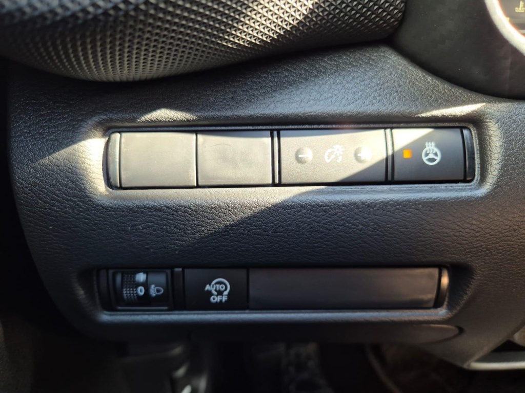 NISSAN Juke 1.0 Gasoline 114hp - ref: 7-60014 - Photo 15