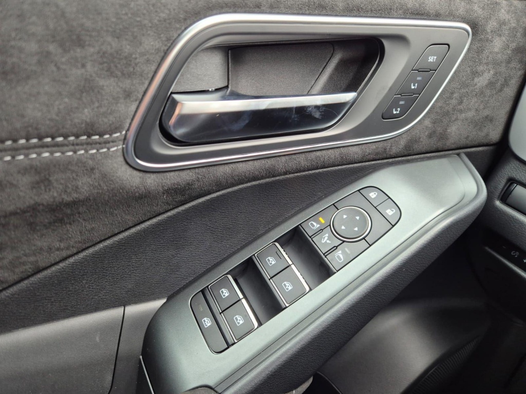 NISSAN Qashqai 1.3 Gasoline 158hp - ref: 7-60019 - Photo 18