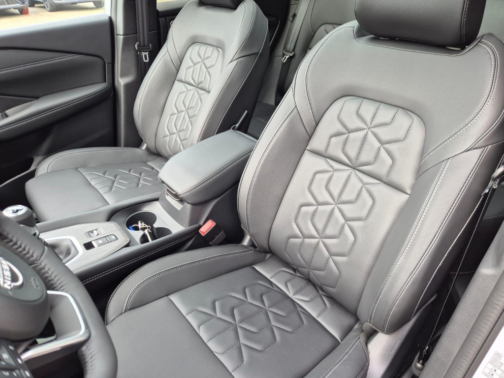 NISSAN Qashqai 1.3 Gasoline 140hp - ref: 7-60026 - Photo 14