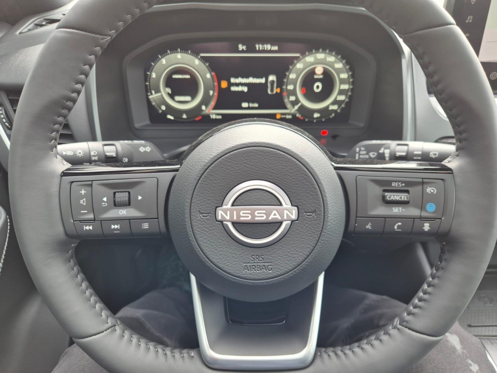 NISSAN Qashqai 1.3 Gasoline 140hp - ref: 7-60026 - Photo 19