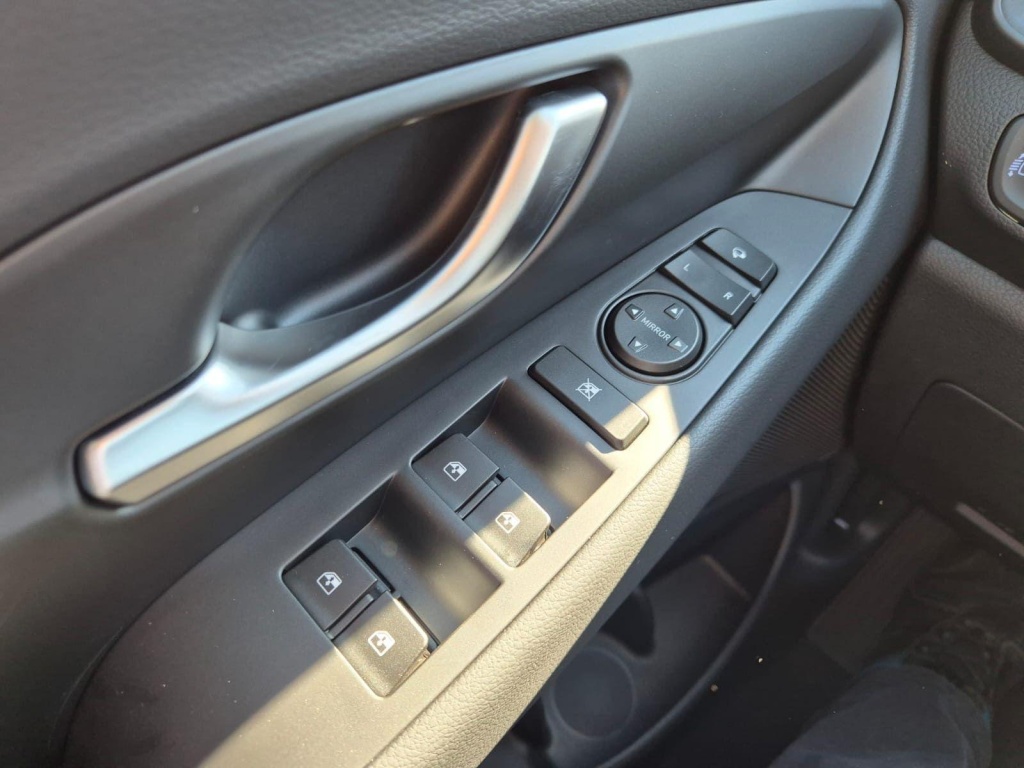 HYUNDAI i30 1.6 Gasoline 150hp - ref: 7-60191 - Photo 13