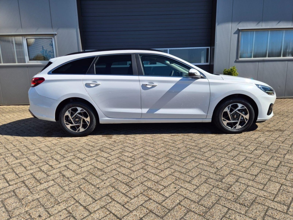 HYUNDAI i30 1.6 Gasoline 150hp - ref: 7-60191 - Photo 6