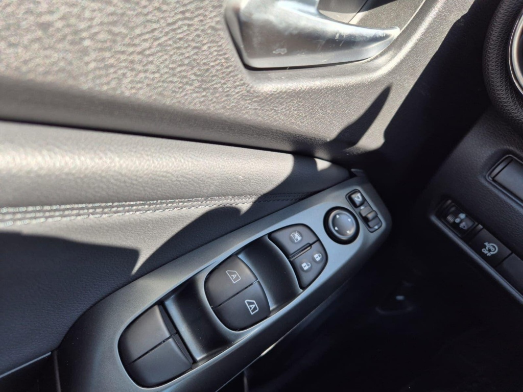 NISSAN Juke 1.0 Gasoline 114hp - ref: 7-60206 - Photo 13