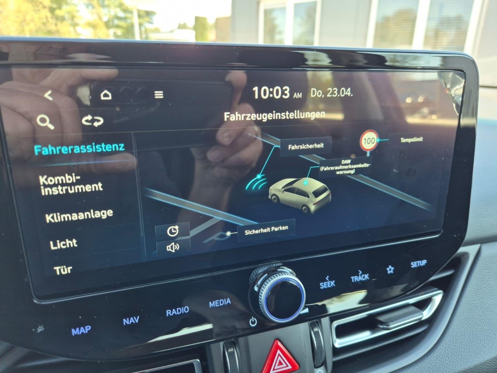 HYUNDAI i30 1.6 Gasoline 150hp - ref: 7-60285 - Photo 19