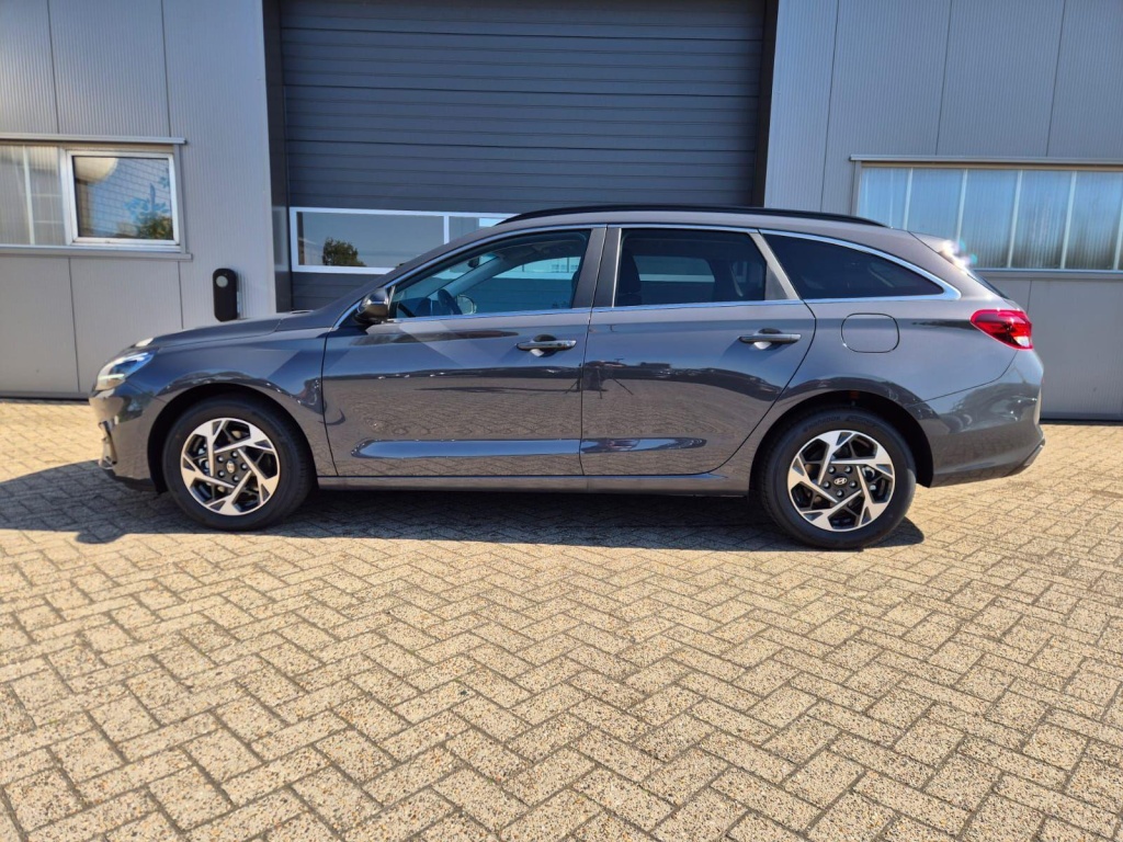 HYUNDAI i30 1.6 Gasoline 150hp - ref: 7-60285 - Photo 2