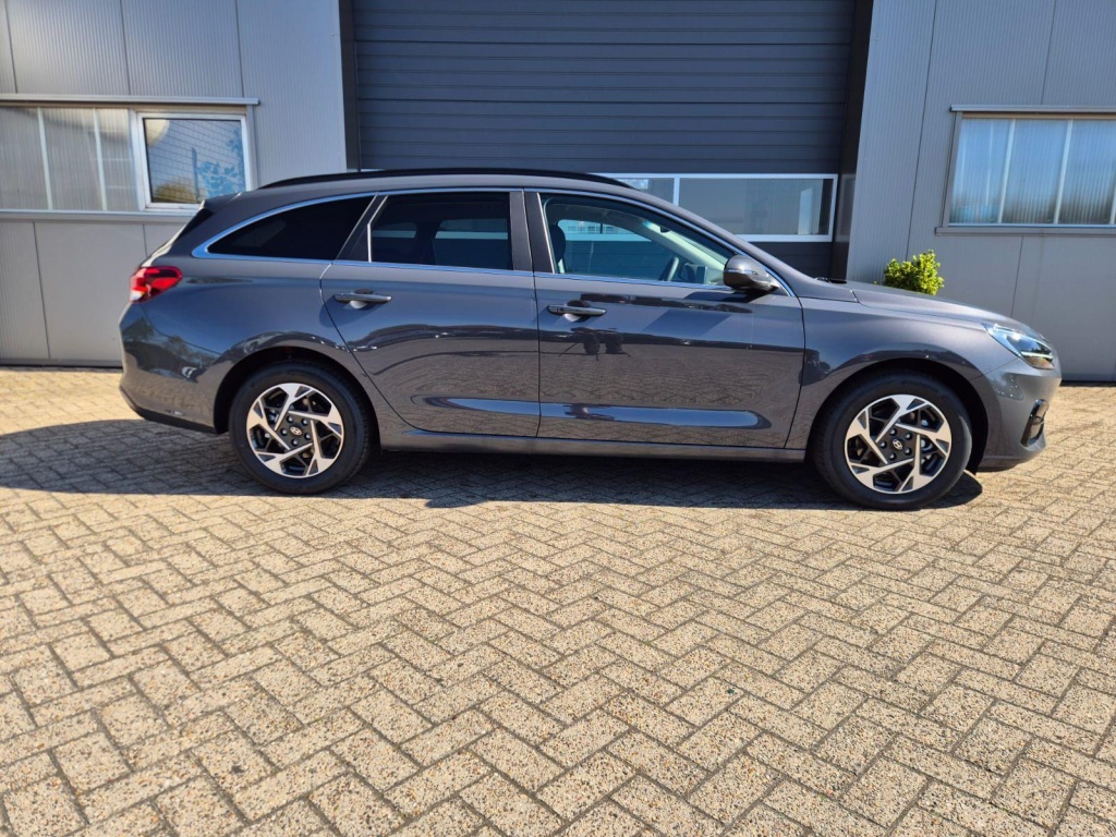 HYUNDAI i30 1.6 Gasoline 150hp - ref: 7-60285 - Photo 6