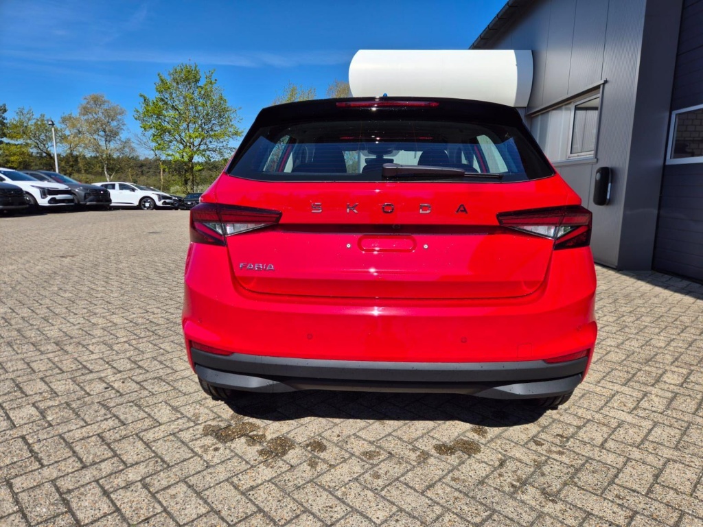 SKODA Fabia 1.0 Gasoline 95hp - ref: 7-60320 - Photo 4