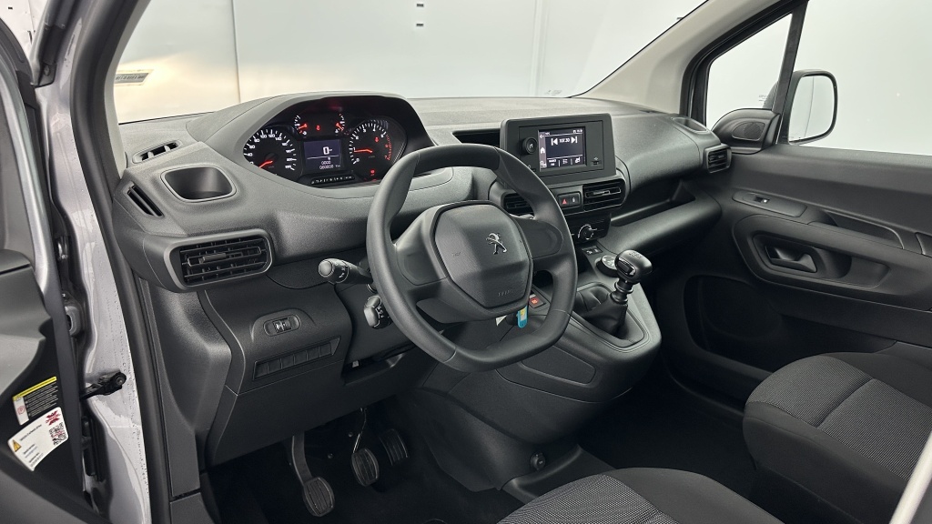 PEUGEOT Partner M 650 1.5 BlueHDi 130ch 4WD by DANGEL - ref: 8-GLI00001121 - Photo 6