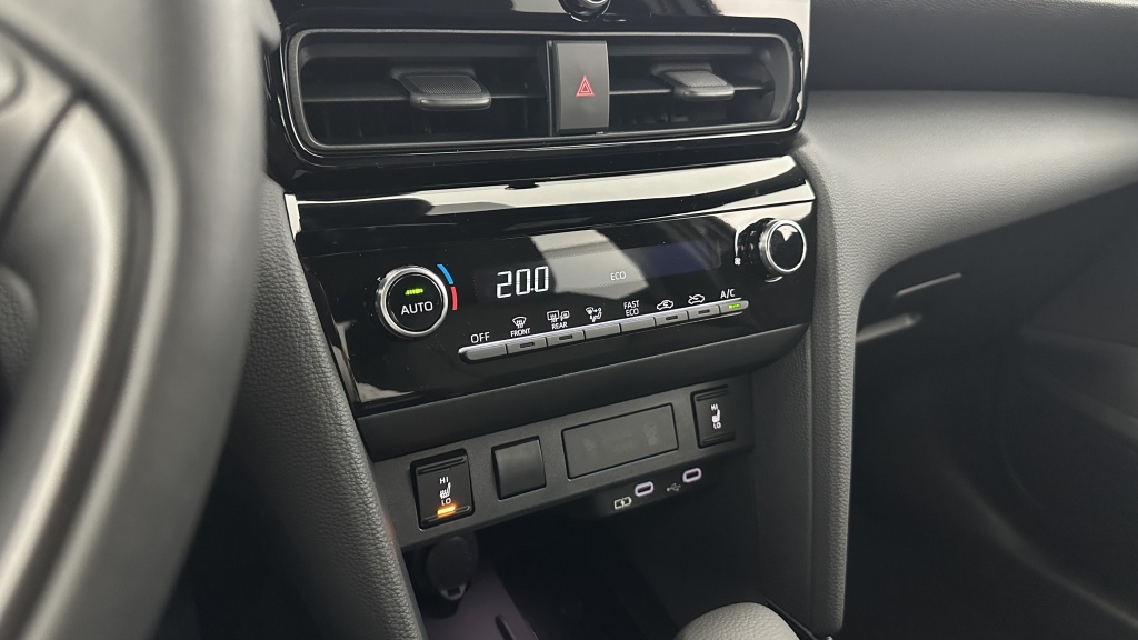 TOYOTA Yaris Cross 1.5 Hybride 130h Design e-CVT - ref: 8-GLI00001432 - Photo 19