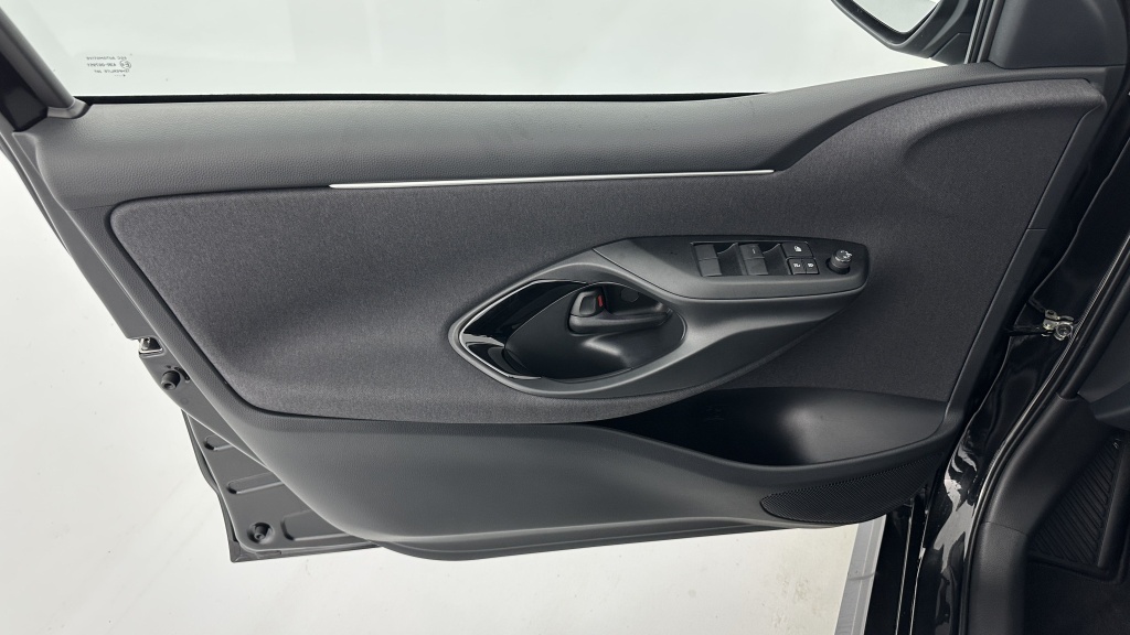 TOYOTA Yaris Hybride 116h Design e-CVT - ref: 8-GLI00001814 - Photo 12