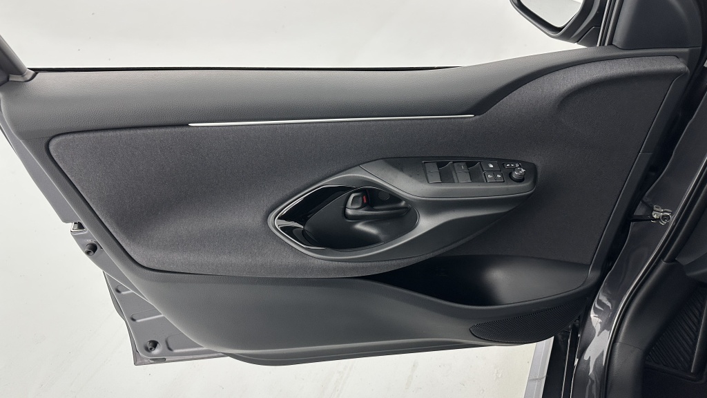 TOYOTA Yaris Hybride 116h Design e-CVT - ref: 8-GLI00001824 - Photo 13