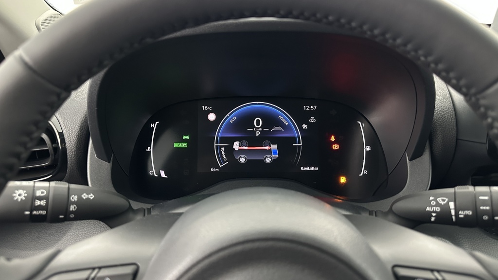 TOYOTA Yaris Hybride 116h Design e-CVT - ref: 8-GLI00001824 - Photo 15