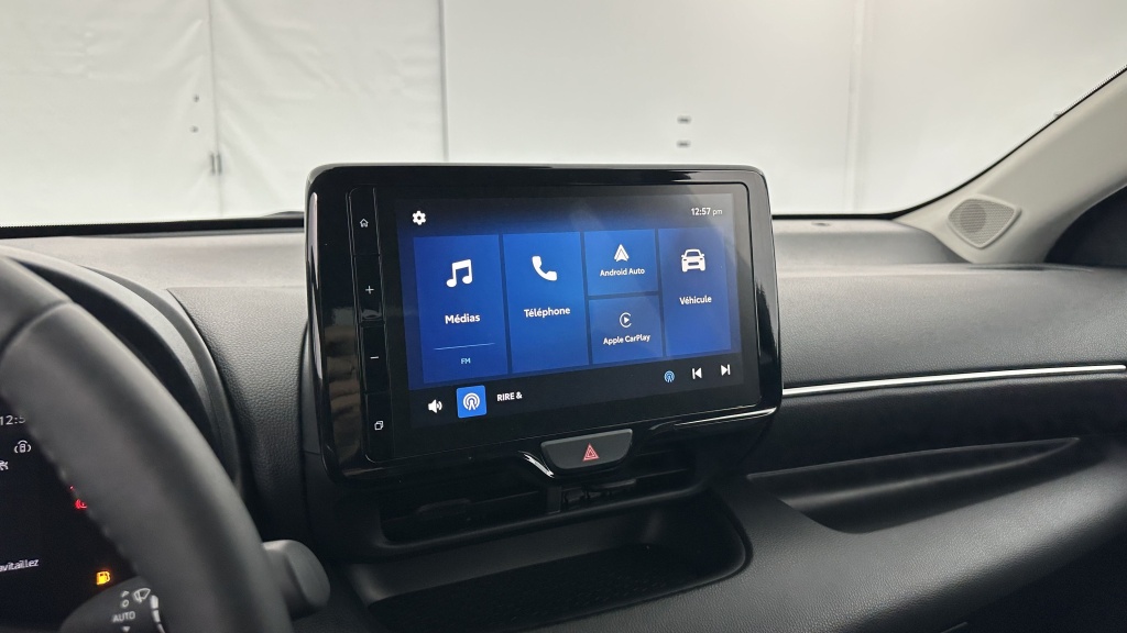 TOYOTA Yaris Hybride 116h Design e-CVT - ref: 8-GLI00001827 - Photo 18