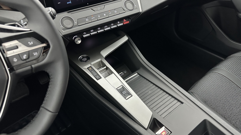 PEUGEOT 308 III 1.5 BlueHDi 130ch Allure EAT8 - ref: 8-GLI00001863 - Photo 17