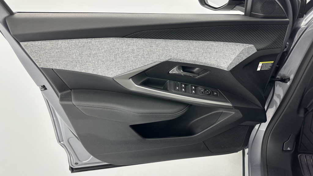 PEUGEOT 3008 1.2 Hybrid 136ch Allure e-DCS6 - ref: 8-GLI00002579 - Photo 12