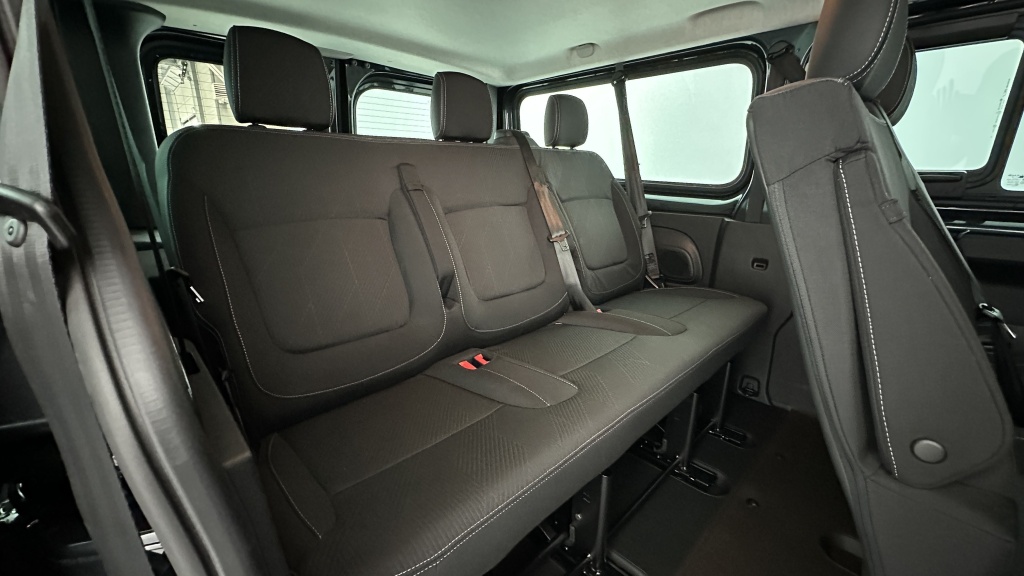 NISSAN Primastar Combi L2H1 3.0t 2.0 dCi 150ch N-Connecta BVA9 - ref: 8-GLI00002614 - Photo 9