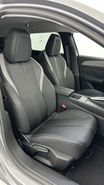 PEUGEOT 308 SW 1.5 BlueHDi 130ch Allure EAT8 - ref: 8-GLI00002668 - Photo 19