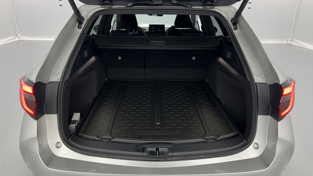 TOYOTA Corolla Touring Sport X 1.8 Hybrid 140ch Design (Team Player) - ref: 8-GLI00002678 - Photo 10