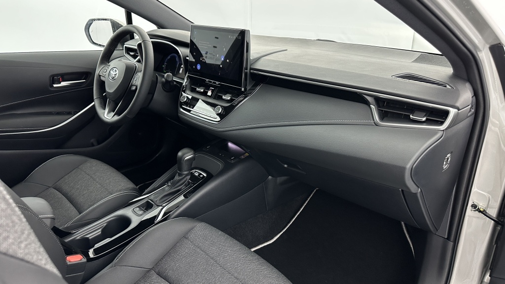 TOYOTA Corolla Touring Sport X 1.8 Hybrid 140ch Design (Team Player) - ref: 8-GLI00002681 - Photo 8