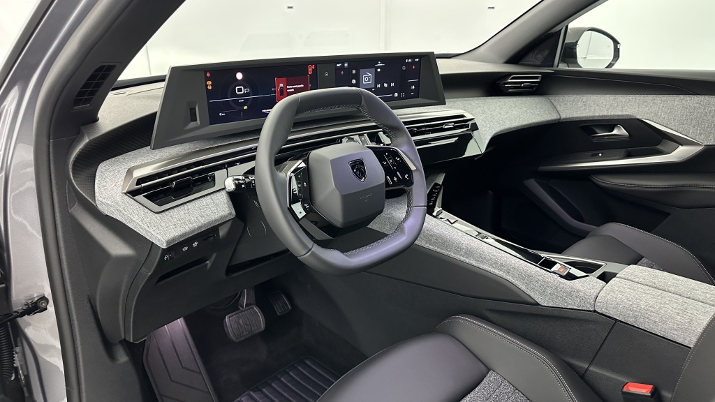 PEUGEOT 5008 1.2 Hybrid 145ch Allure e-DCS6 - ref: 8-GLI00002787 - Photo 6