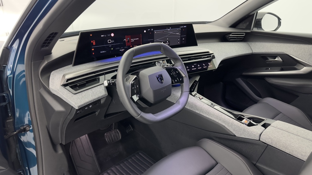 PEUGEOT 3008 1.2 Hybrid 136ch Allure e-DCS6 - ref: 8-GLI00002827 - Photo 6