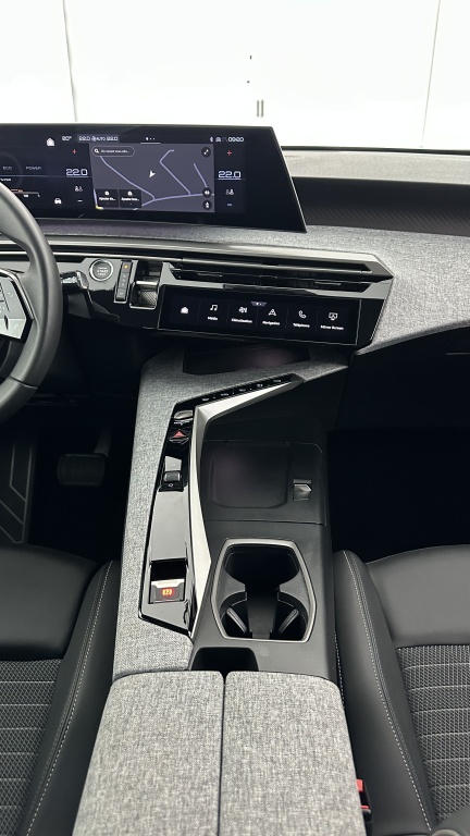 PEUGEOT 3008 1.2 Hybrid 136ch Allure e-DCS6 - ref: 8-GLI00002830 - Photo 15