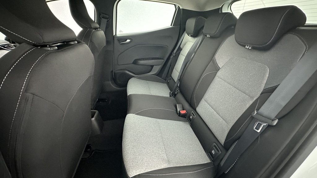 RENAULT Clio V(2) E-Tech full hybrid 145ch Evolution - ref: 8-GLI00002840 - Photo 9