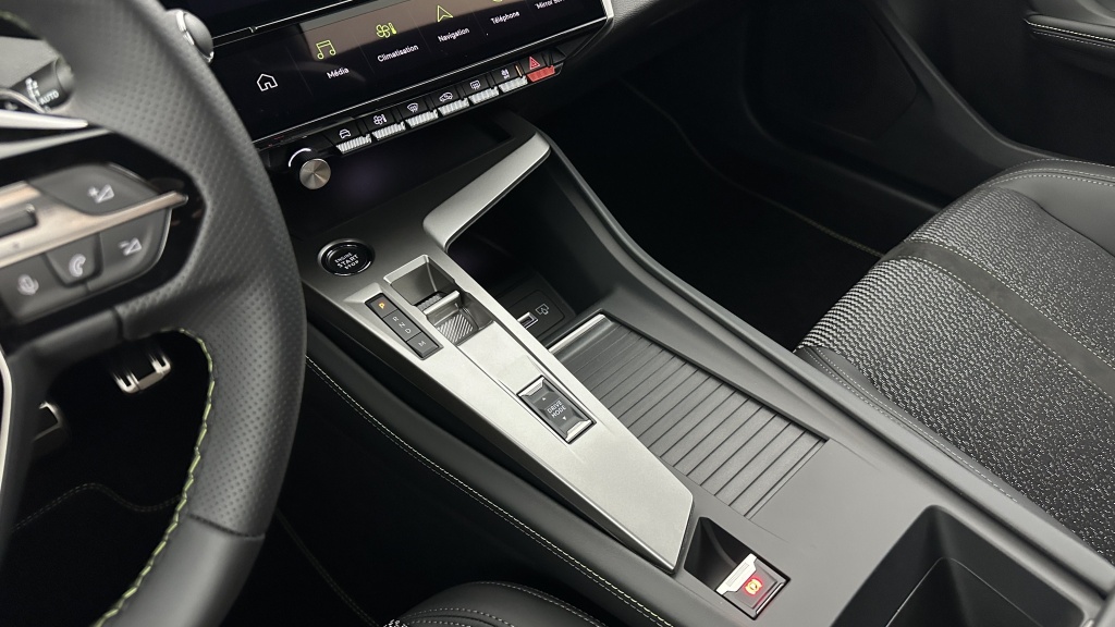 PEUGEOT 308 1.5 BlueHDi 130ch GT EAT8 - ref: 8-GLI00002894 - Photo 20