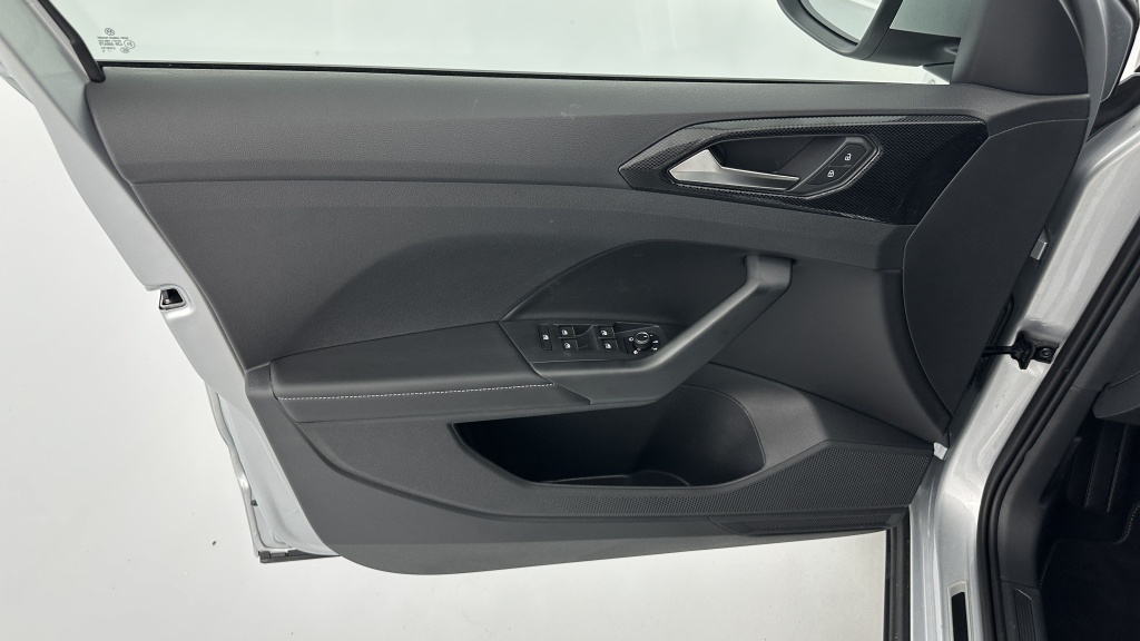 VOLKSWAGEN T-Cross 1.0 TSI 116ch R-Line DSG7 - ref: 8-GLI00002896 - Photo 13