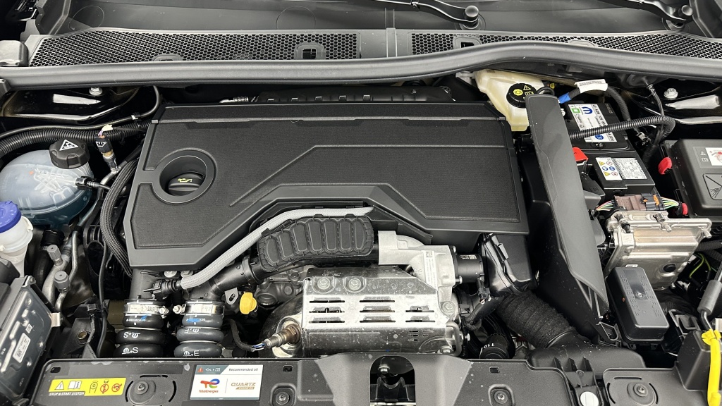 PEUGEOT 2008 II(2) 1.2 Hybrid 136ch GT e-DCS6 - ref: 8-GLI00003075 - Photo 11